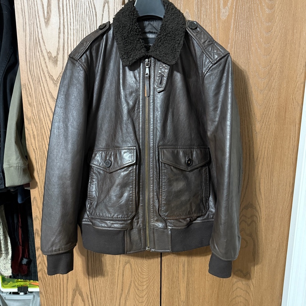 Banana Republic Factory Men’s Aviator Bomber Leather Jacket